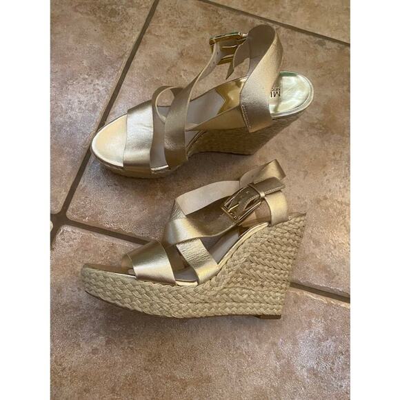 MICHAEL KORS Metallic Gold Leather Ankle Strap Espadrille Wedge Sandal 9.5M - Picture 4 of 12